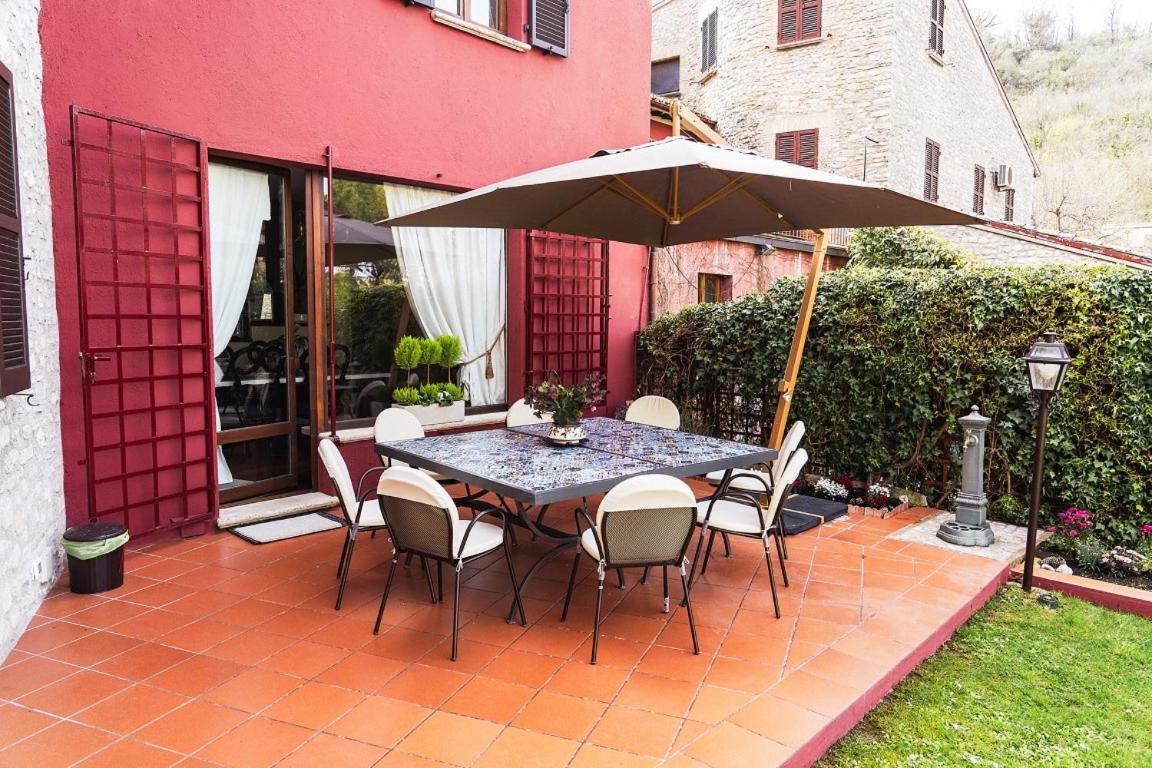 Domus Fontis Pescaia Hotel Spoleto Exterior photo
