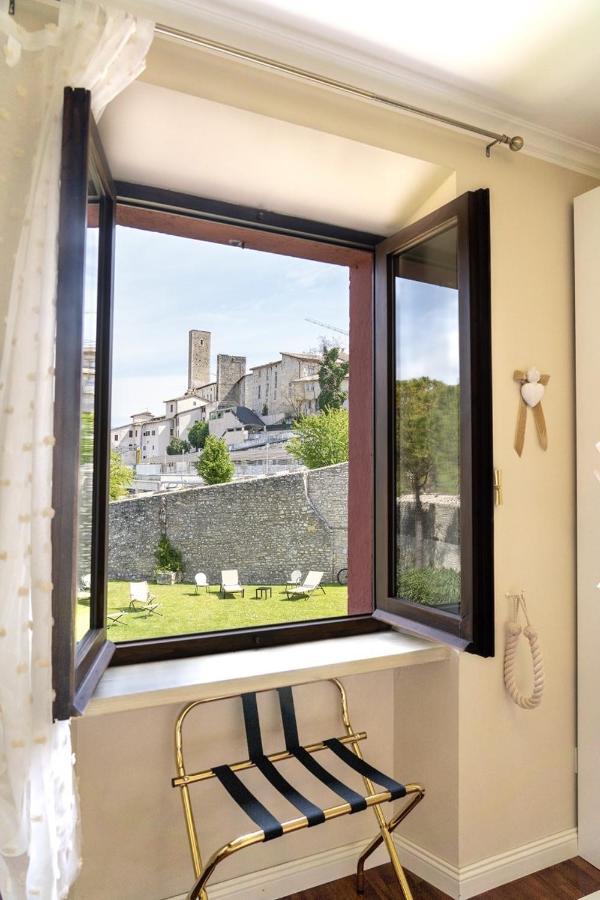 Domus Fontis Pescaia Hotel Spoleto Exterior photo